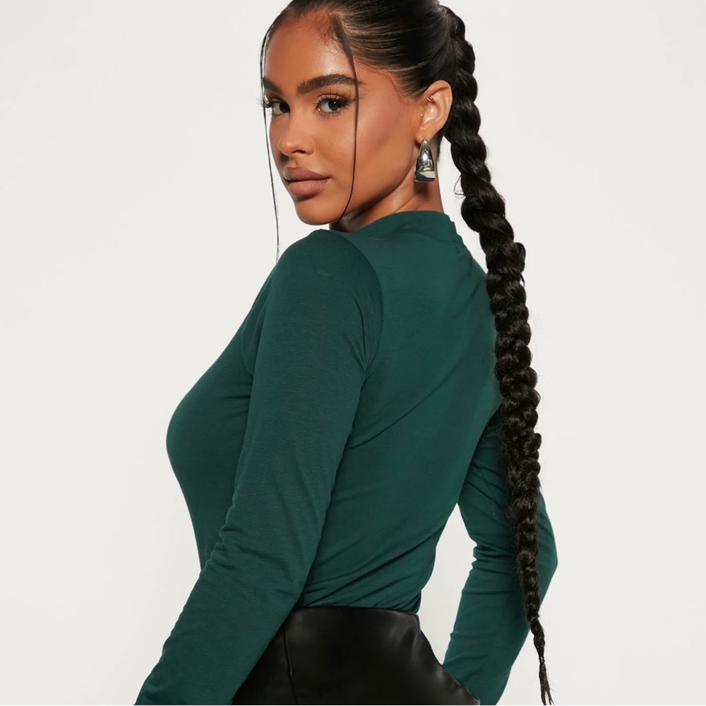 FASHION NOVA 🖤 Melanie Mock Neck Bodysuit 🖤 HUNTER GREEN 🖤 Medium! Worn once!
